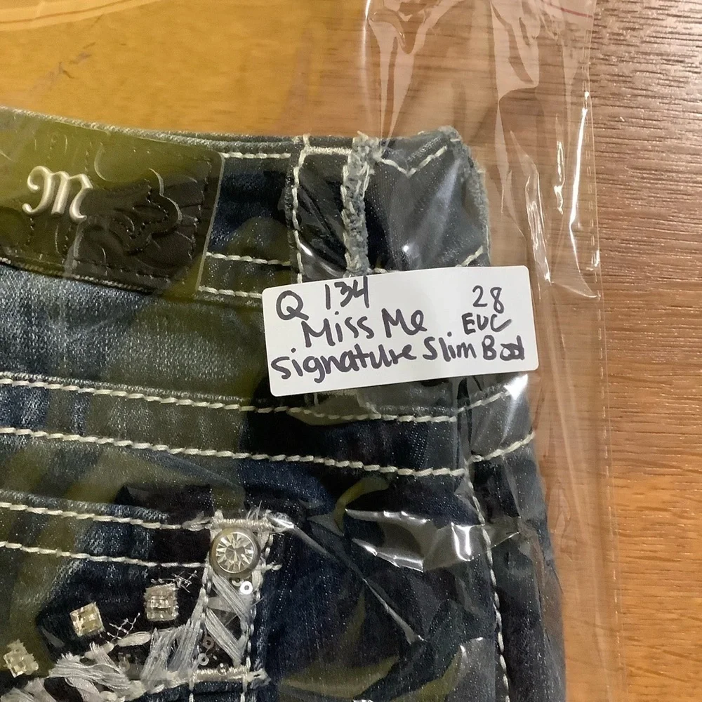 Miss Me Signature Slim Boot Cut Jeans Size 28 Dark Wash Embellished Pockets